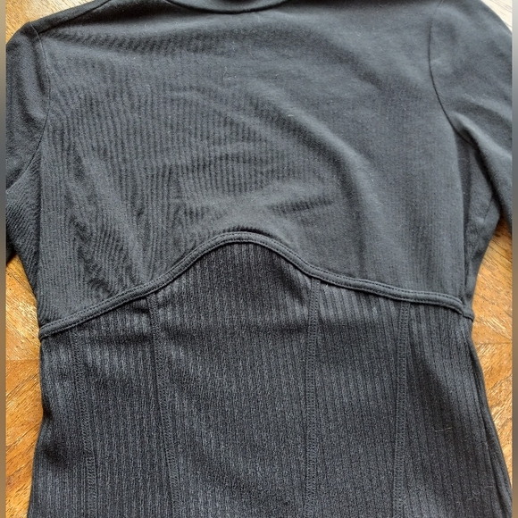 🍀GUESS Sexy Black High Neck Top!!! - Picture 2 of 7